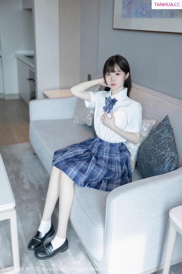   [XiuRen]高清写真图 2023.06.29 No.6993 林悠悠 格子裙美腿第10张图片